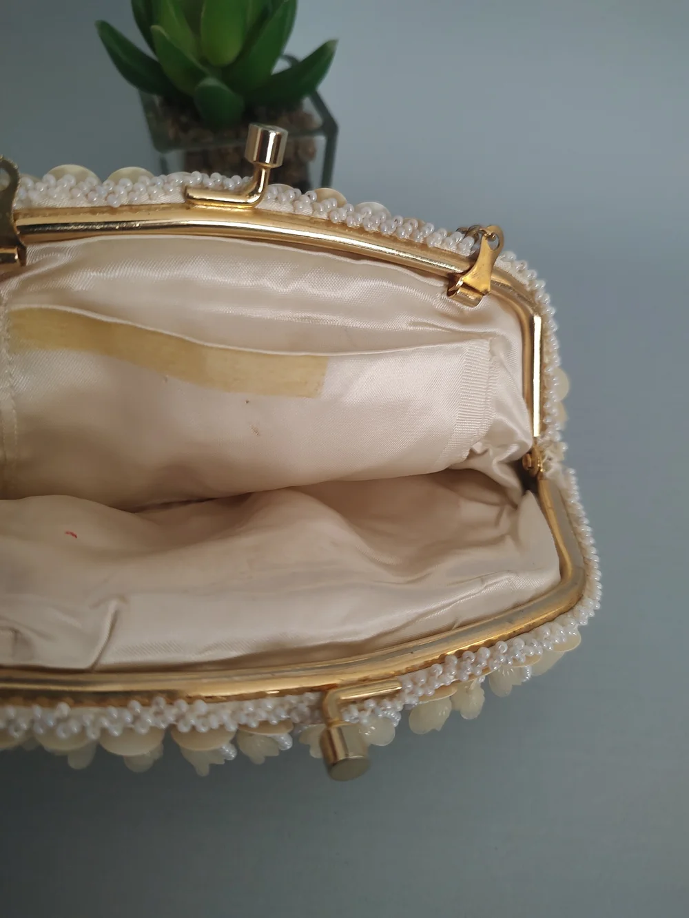Elegant Cream Sequin Evening Clutch with Gold Chain